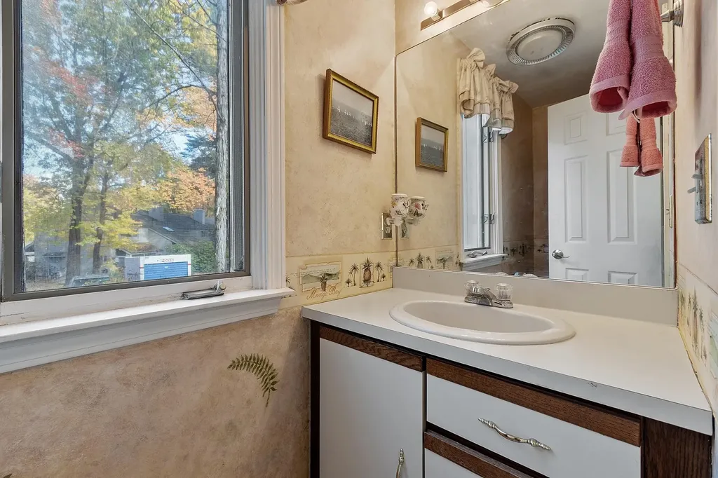 5 Brookside Drive Stratham NH 03885