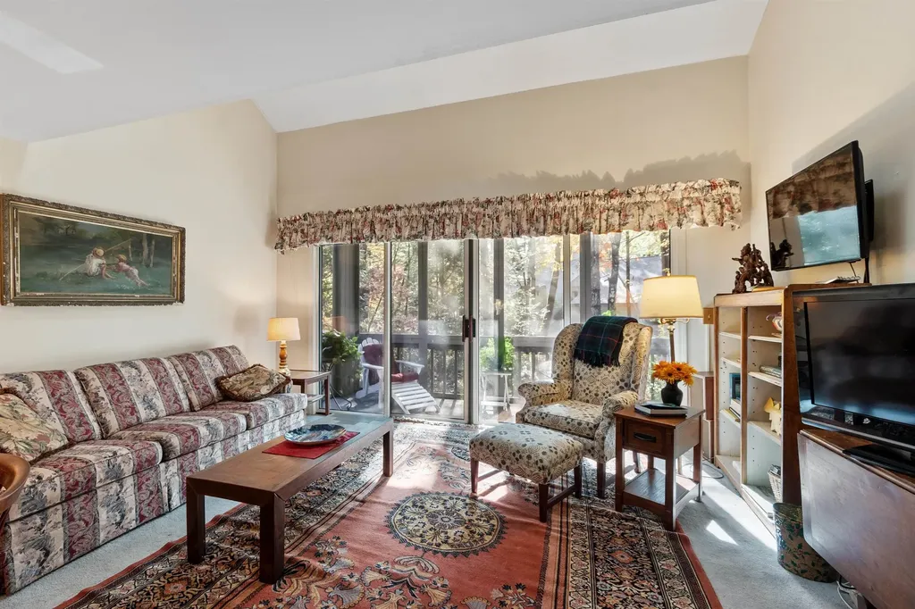 5 Brookside Drive Stratham NH 03885