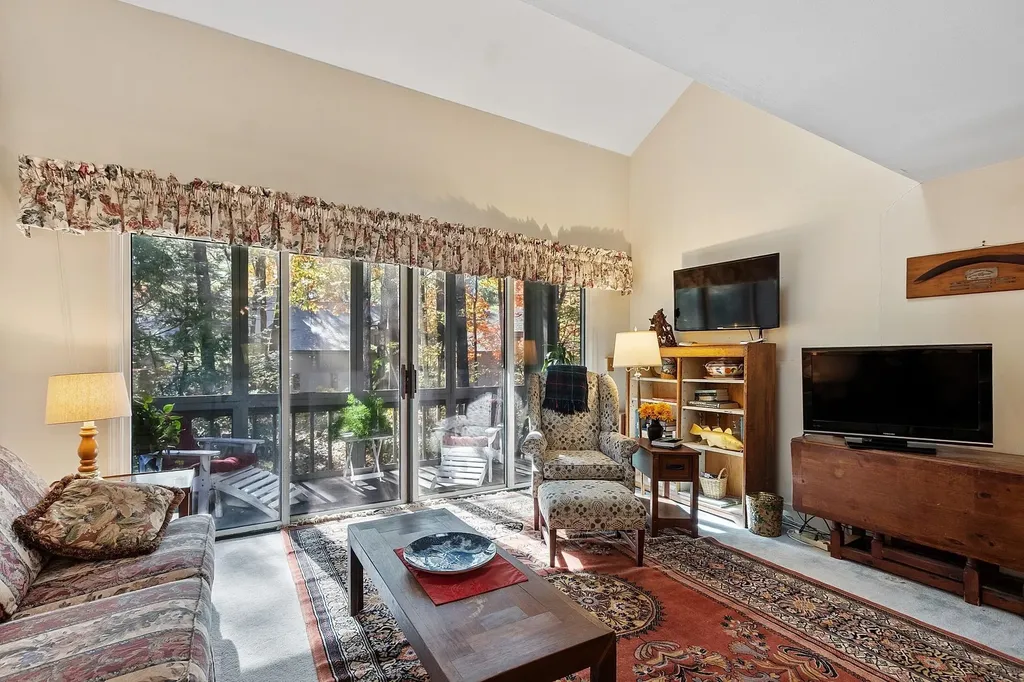 5 Brookside Drive Stratham NH 03885