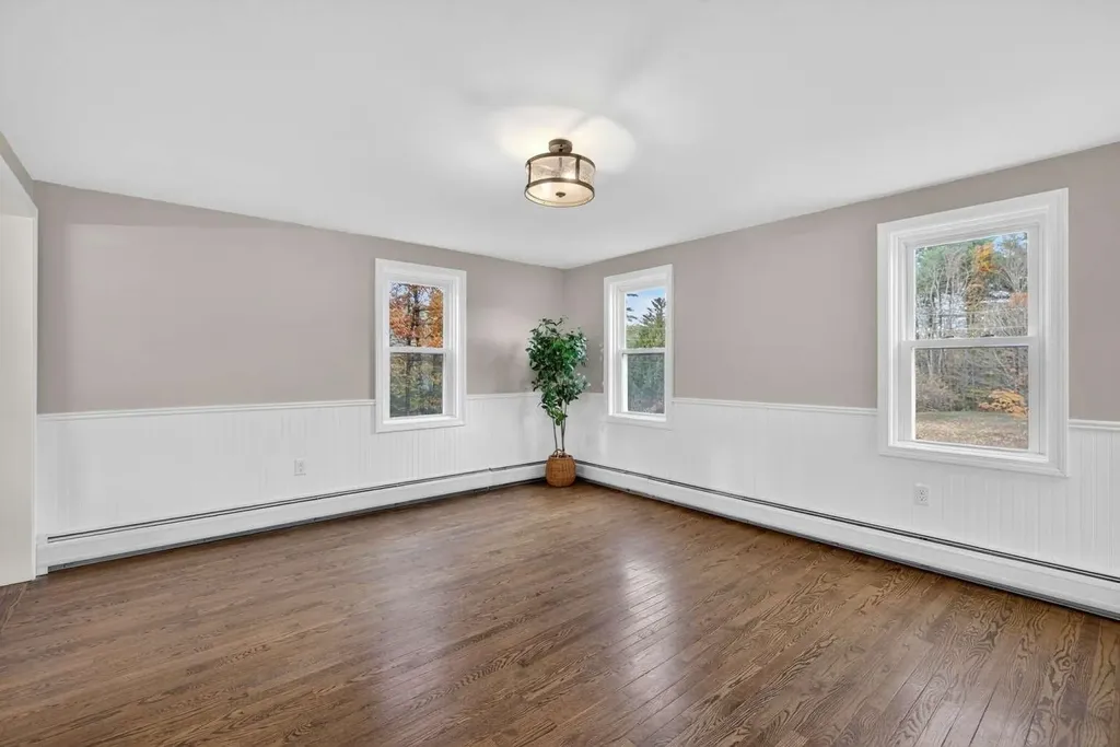 16 Little River Road Nottingham NH 03290