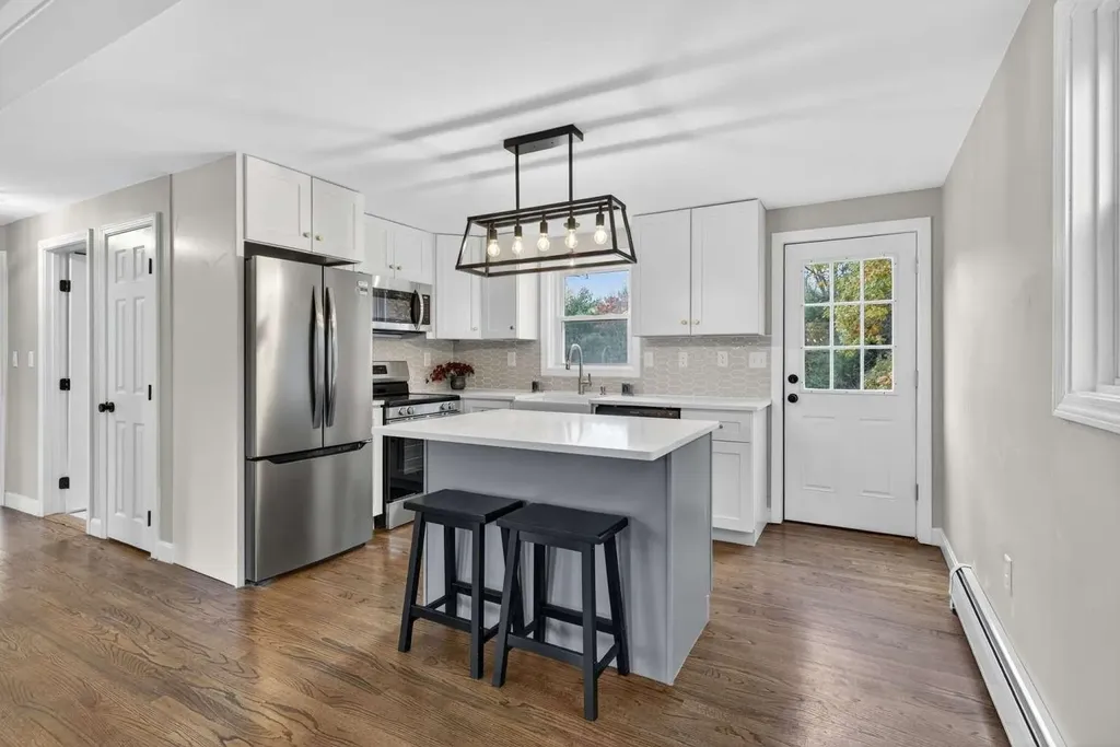 16 Little River Road Nottingham NH 03290