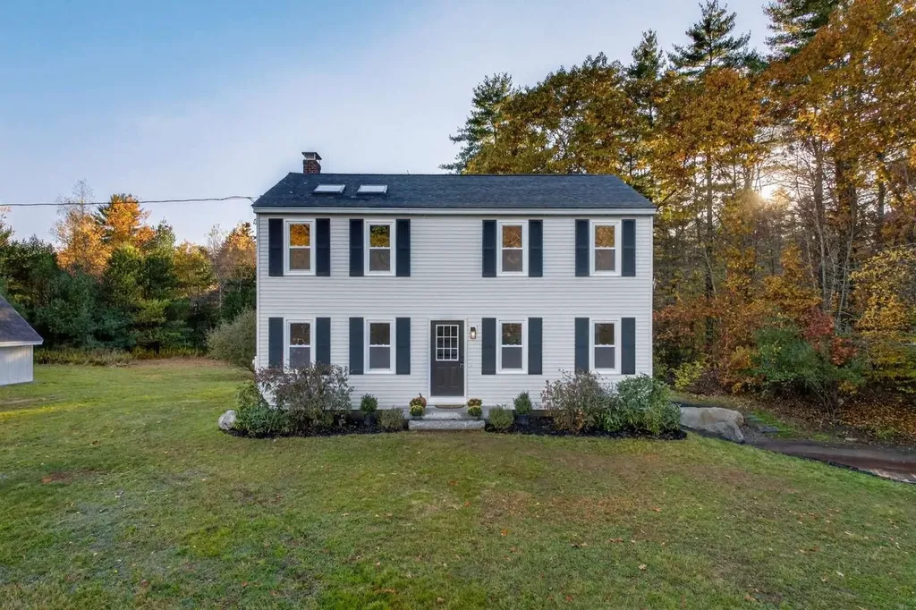 16 Little River Road Nottingham NH 03290