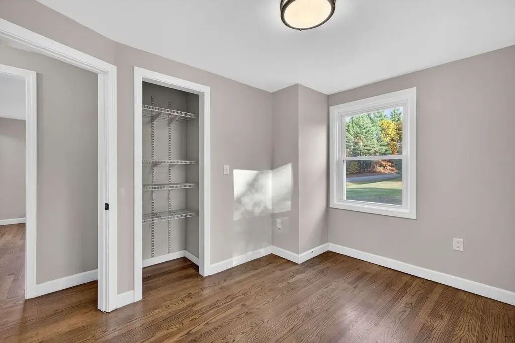 16 Little River Road Nottingham NH 03290