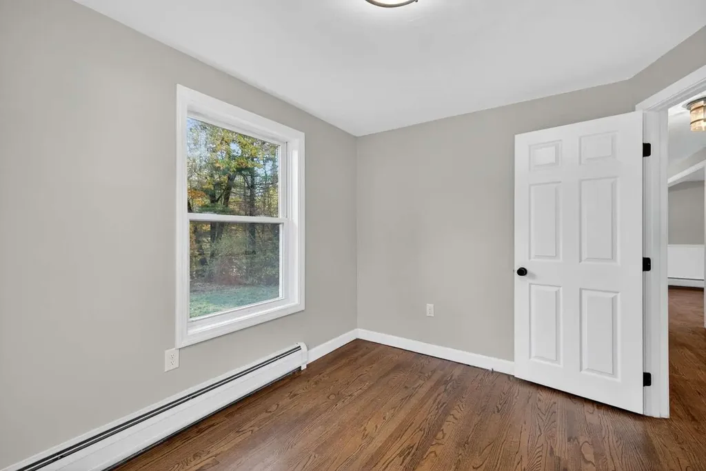 16 Little River Road Nottingham NH 03290