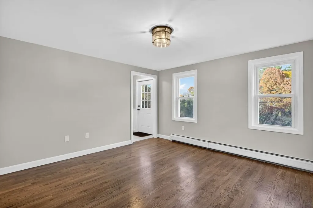 16 Little River Road Nottingham NH 03290