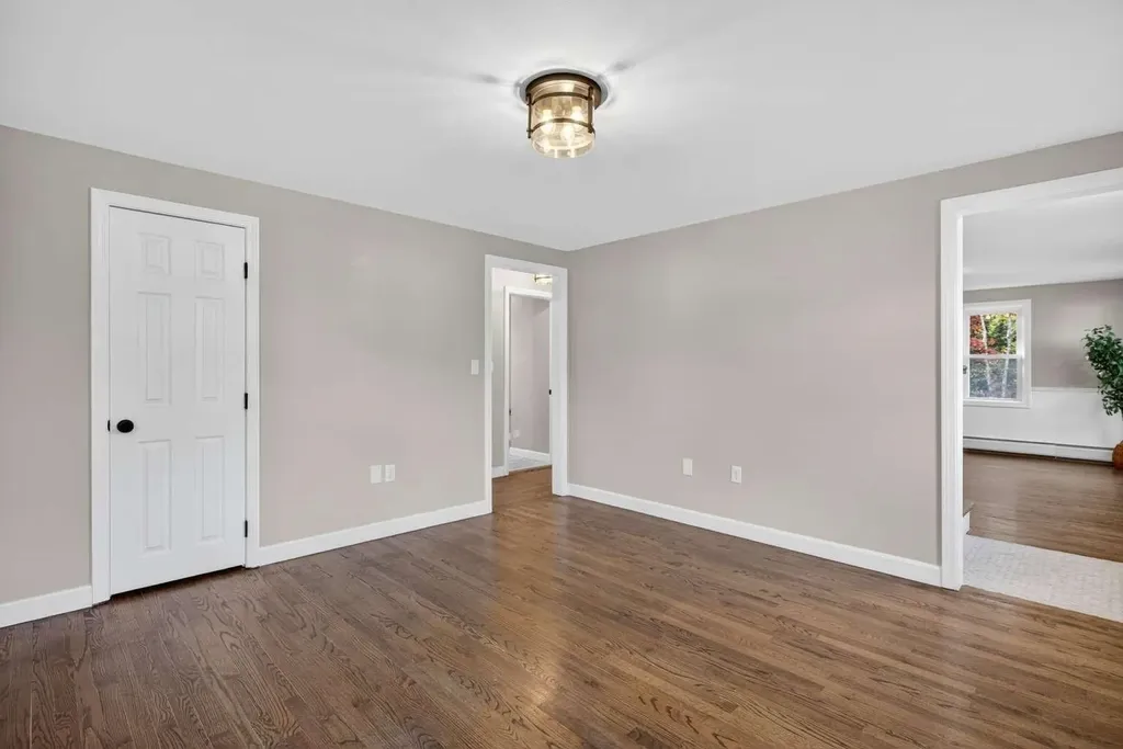 16 Little River Road Nottingham NH 03290