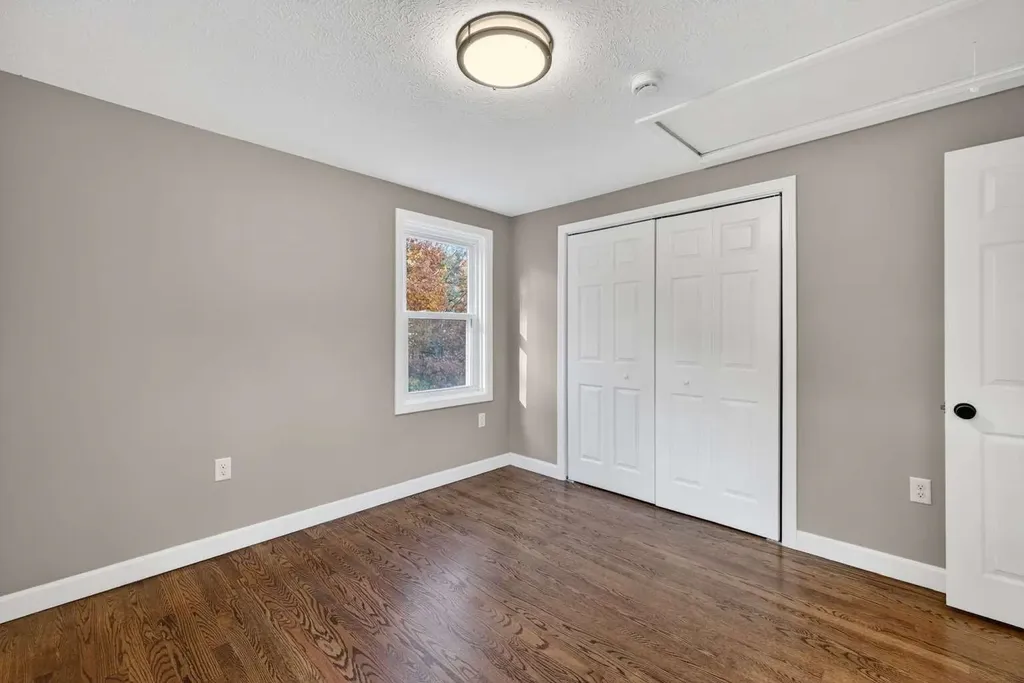 16 Little River Road Nottingham NH 03290