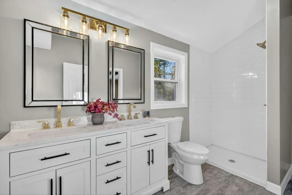 16 Little River Road Nottingham NH 03290