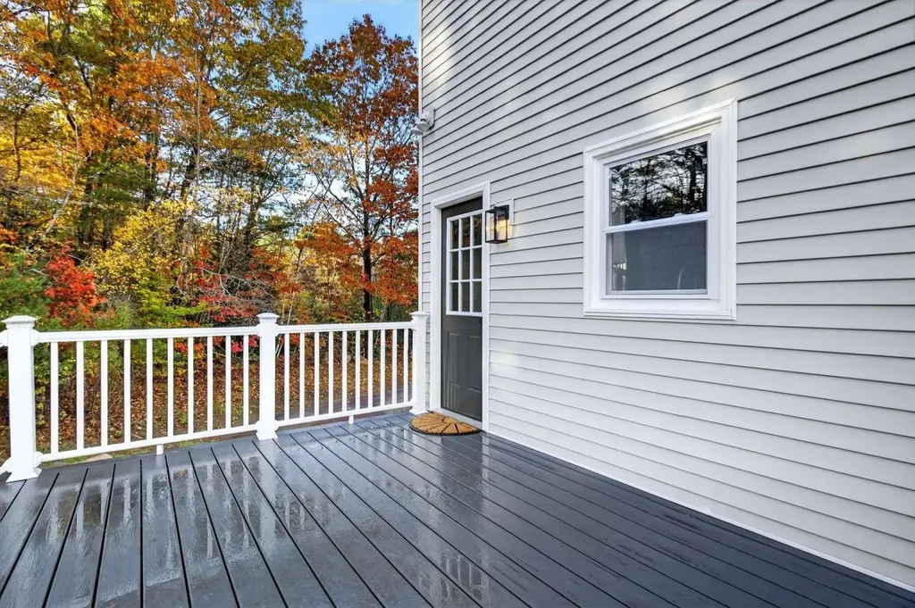 16 Little River Road Nottingham NH 03290