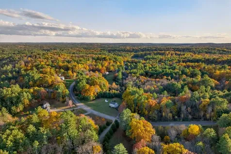 16 Little River Road Nottingham NH 03290