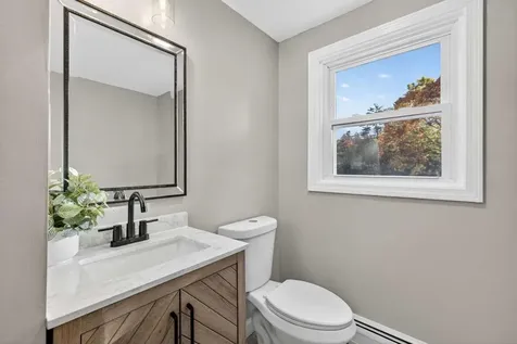 16 Little River Road Nottingham NH 03290