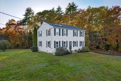 16 Little River Road Nottingham NH 03290