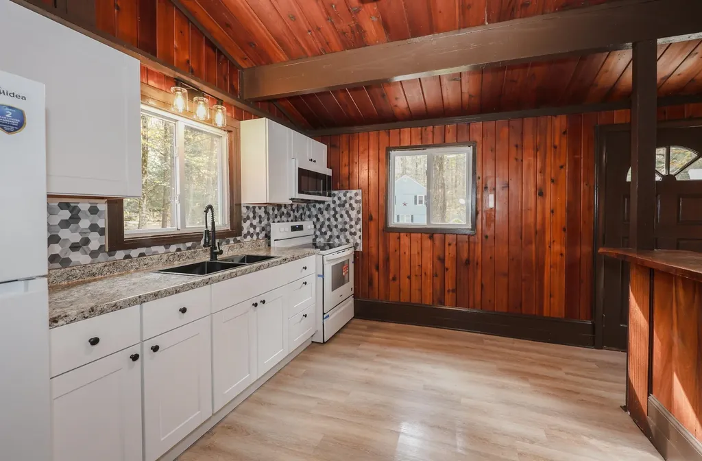 6 Birch Tree Lane Hillsborough NH 03244