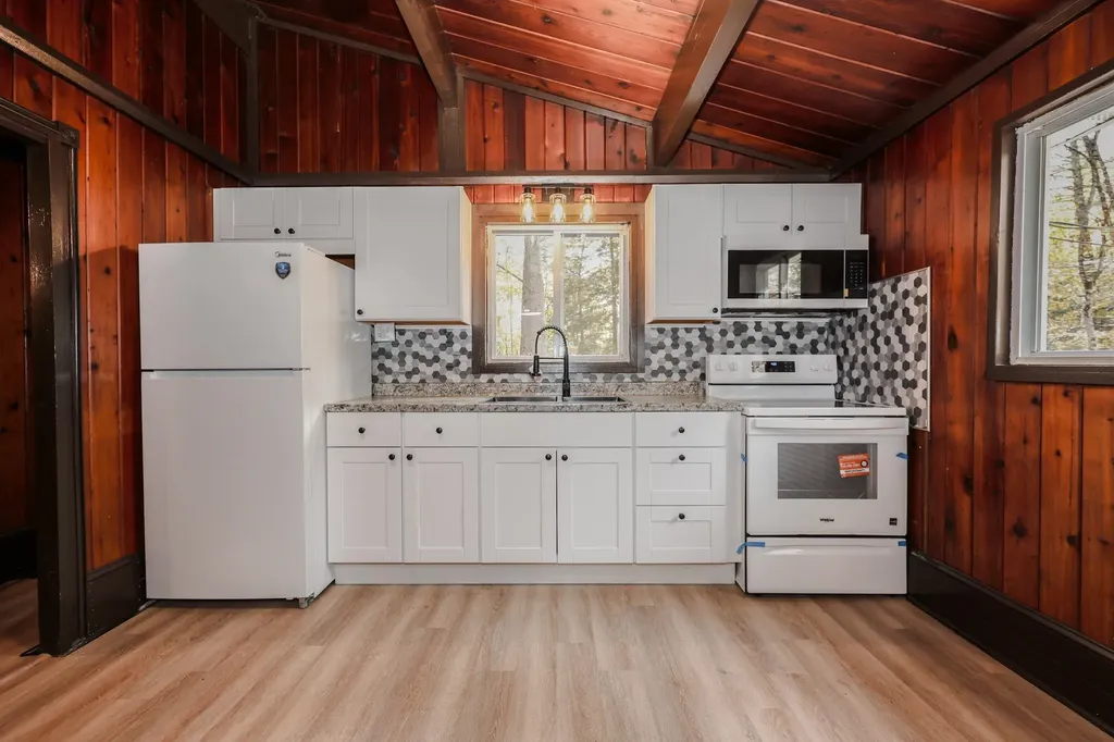 6 Birch Tree Lane Hillsborough NH 03244