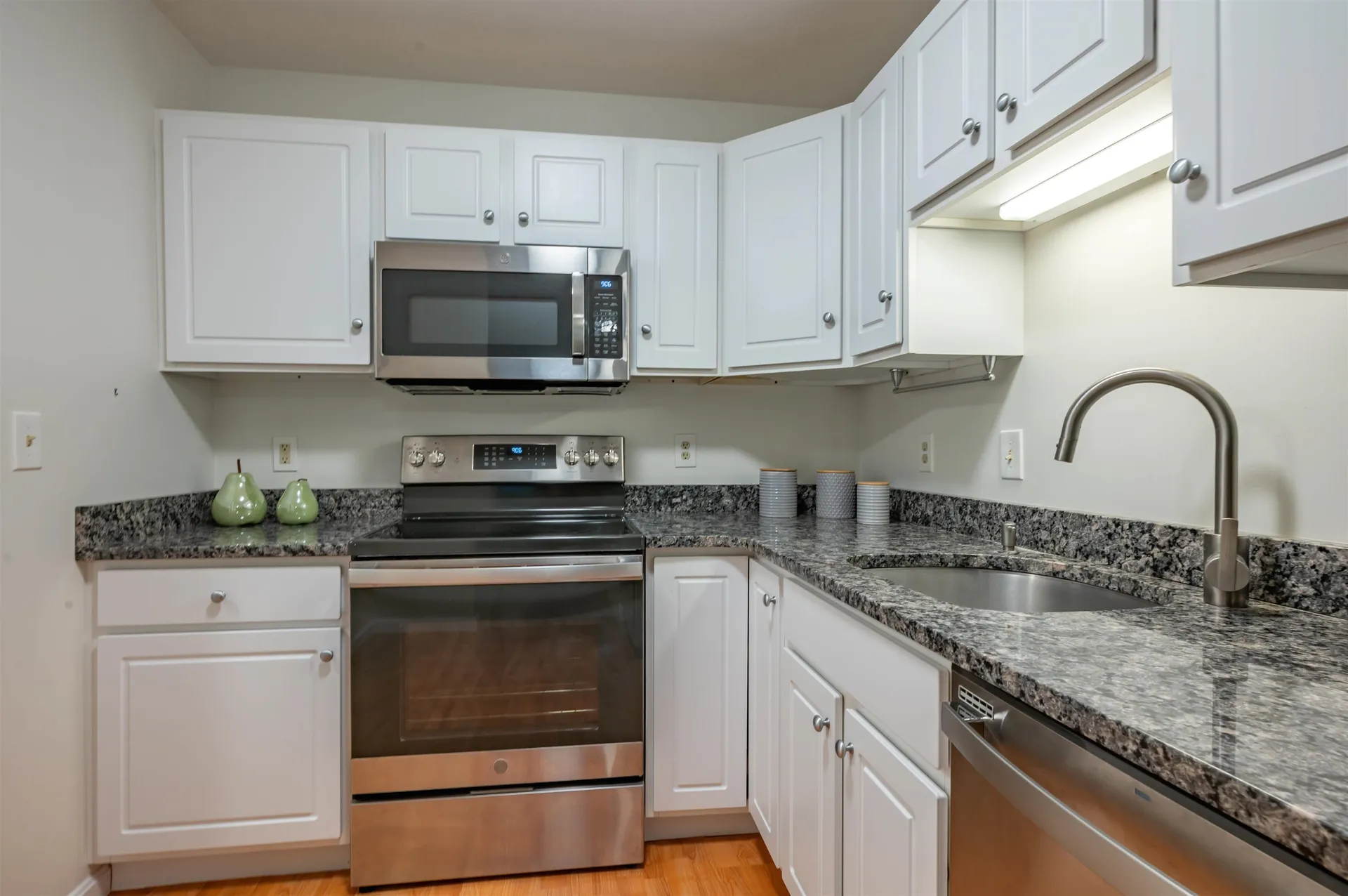 15 Lovell Street Nashua NH 03060