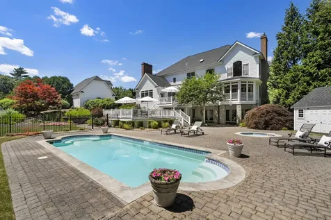 39 Overton Road Windham NH 03087