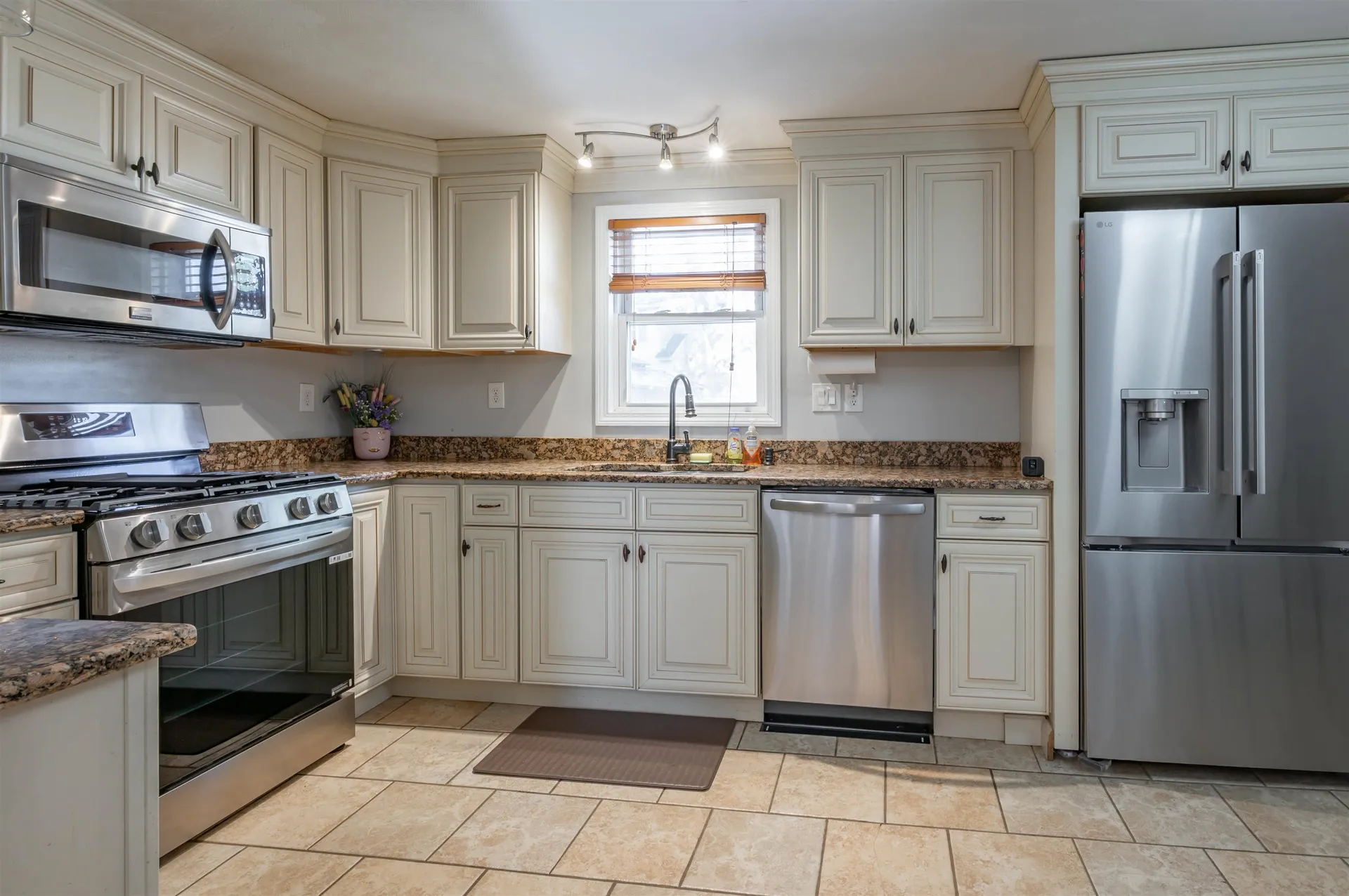 35 W Mitchell Street Manchester NH 03103