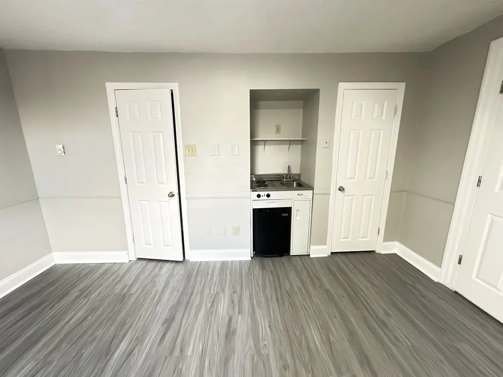 14 Amory Street Nashua NH 03060