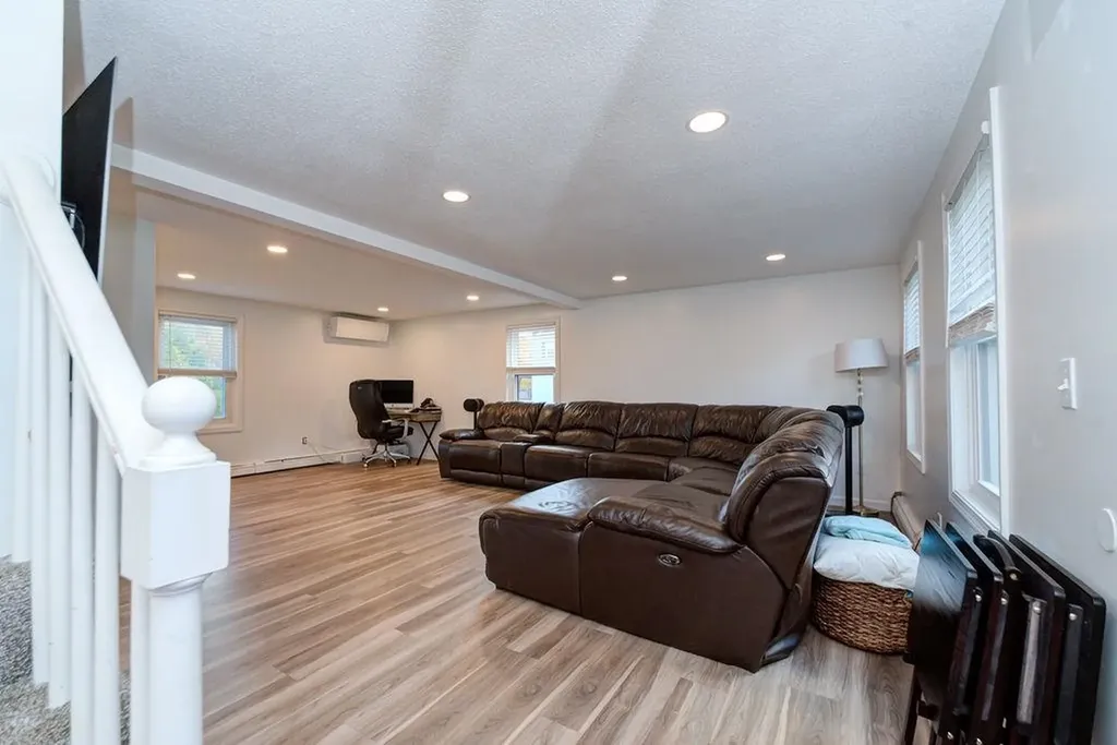 45 Damren Road Derry NH 03038