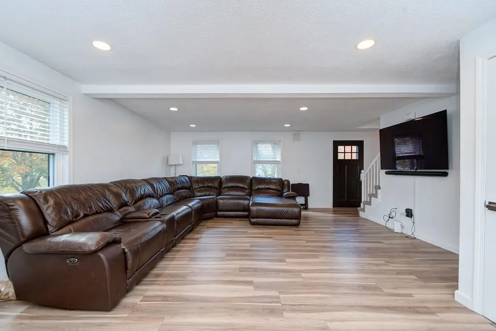 45 Damren Road Derry NH 03038