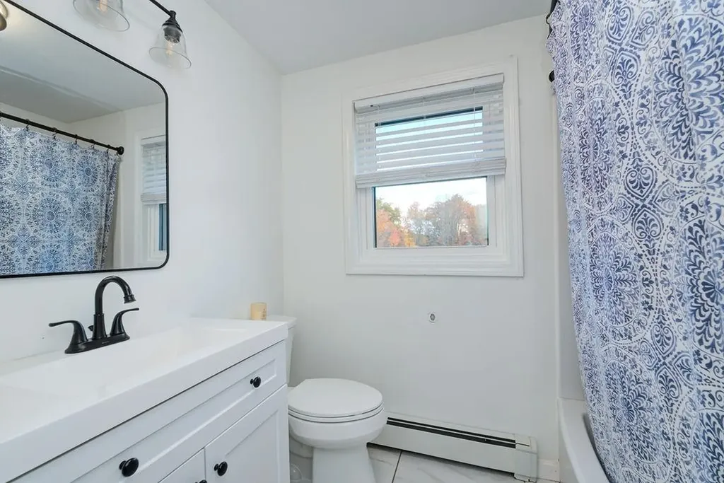 45 Damren Road Derry NH 03038