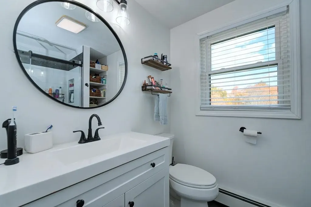 45 Damren Road Derry NH 03038