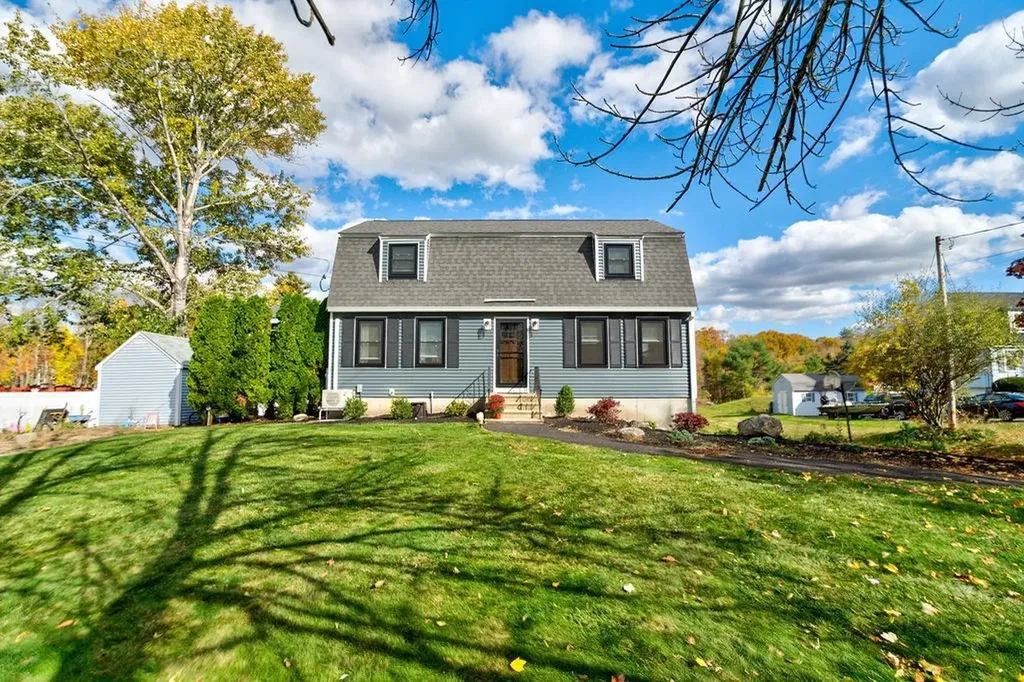 45 Damren Road Derry NH 03038