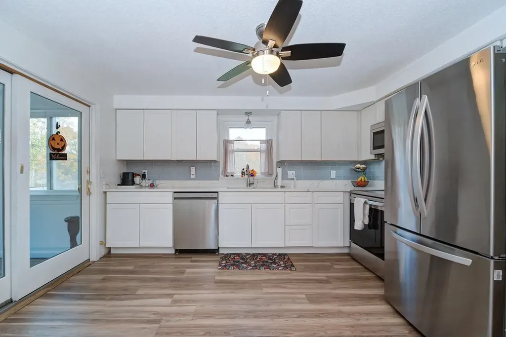 45 Damren Road Derry NH 03038