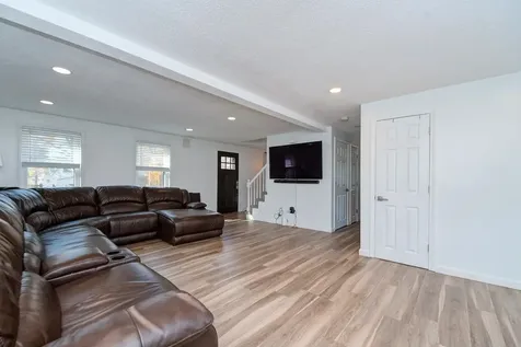 45 Damren Road Derry NH 03038