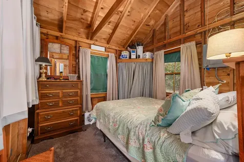 99 Pleasant Street Meredith NH 03253