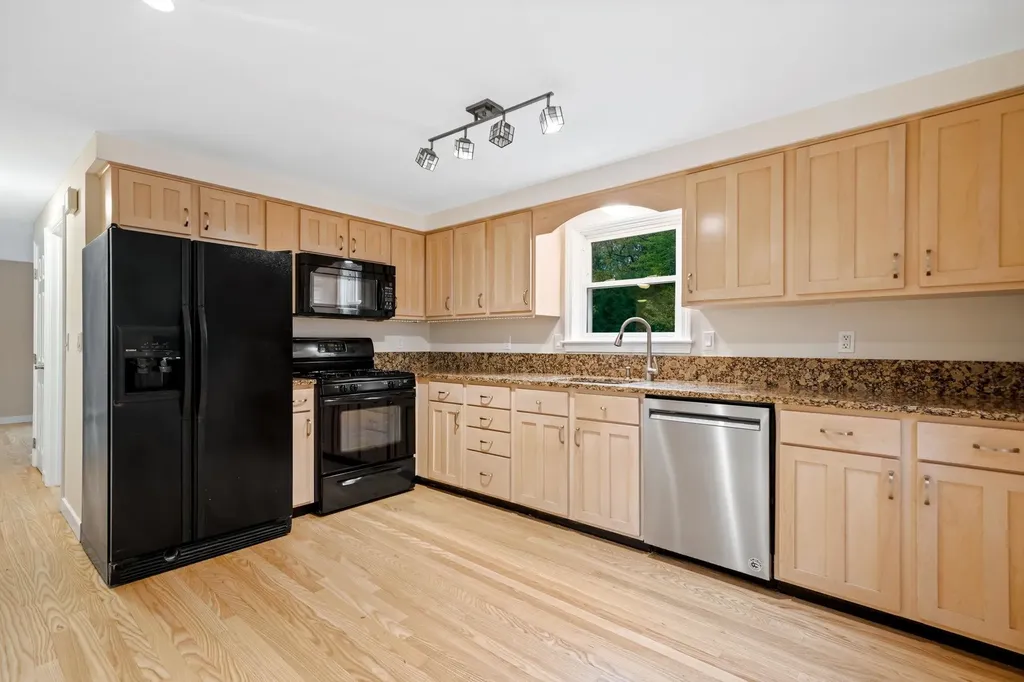 64 Kelsey Mill Road Northwood NH 03261