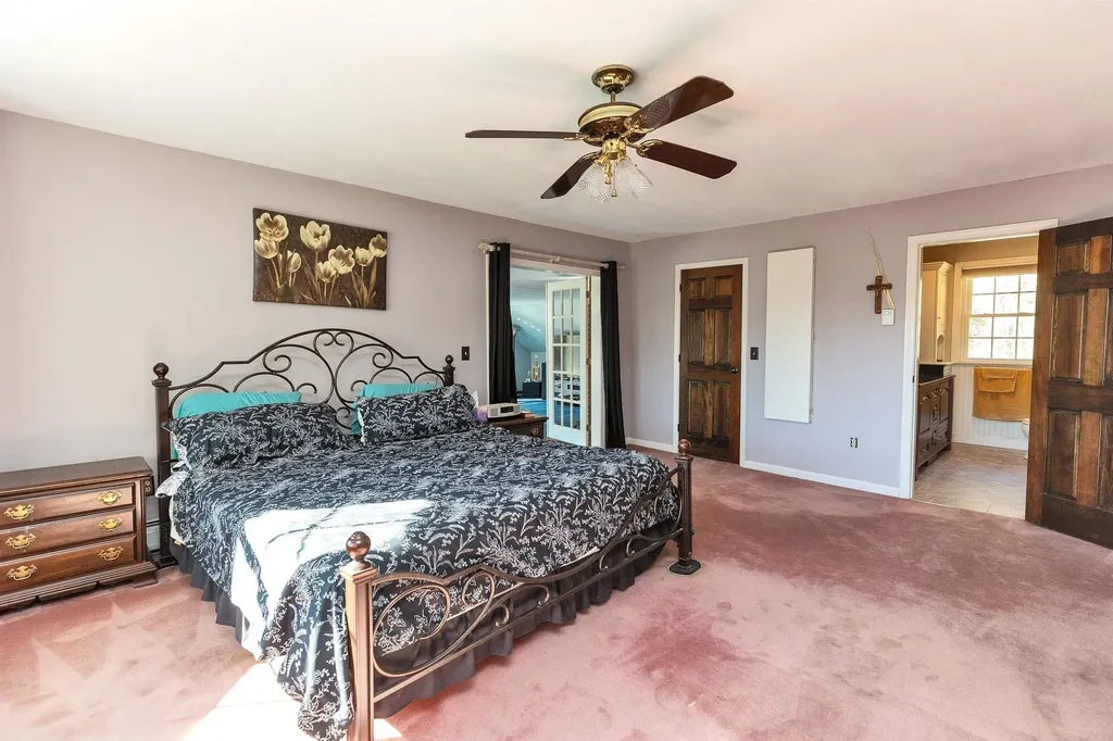 13 Johns Drive Hooksett NH 03106