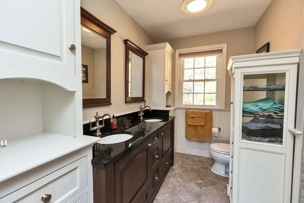 13 Johns Drive Hooksett NH 03106