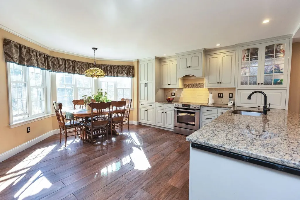 13 Johns Drive Hooksett NH 03106