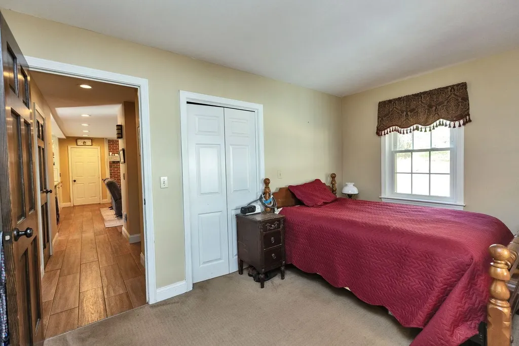 13 Johns Drive Hooksett NH 03106