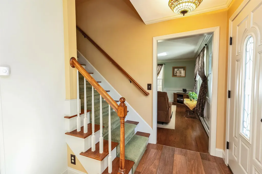 13 Johns Drive Hooksett NH 03106