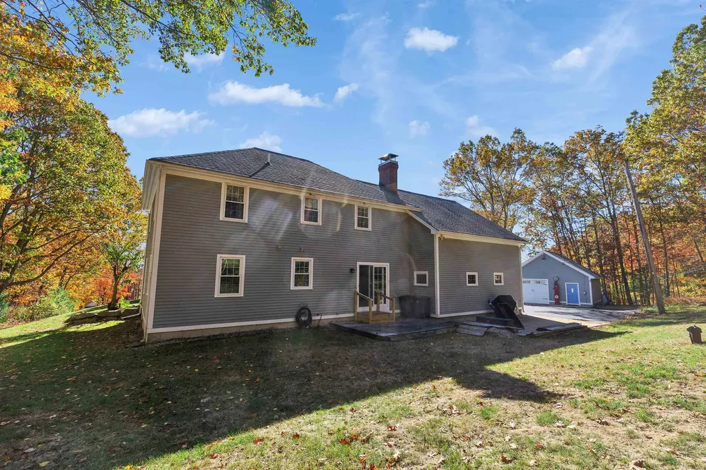 13 Johns Drive Hooksett NH 03106