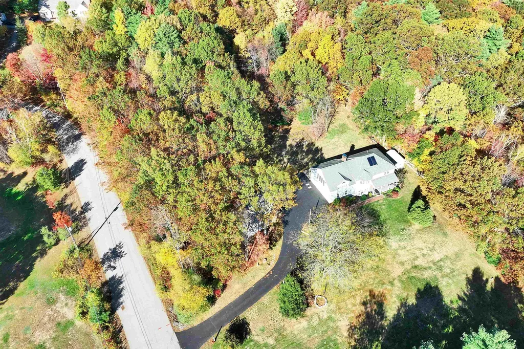 13 Johns Drive Hooksett NH 03106