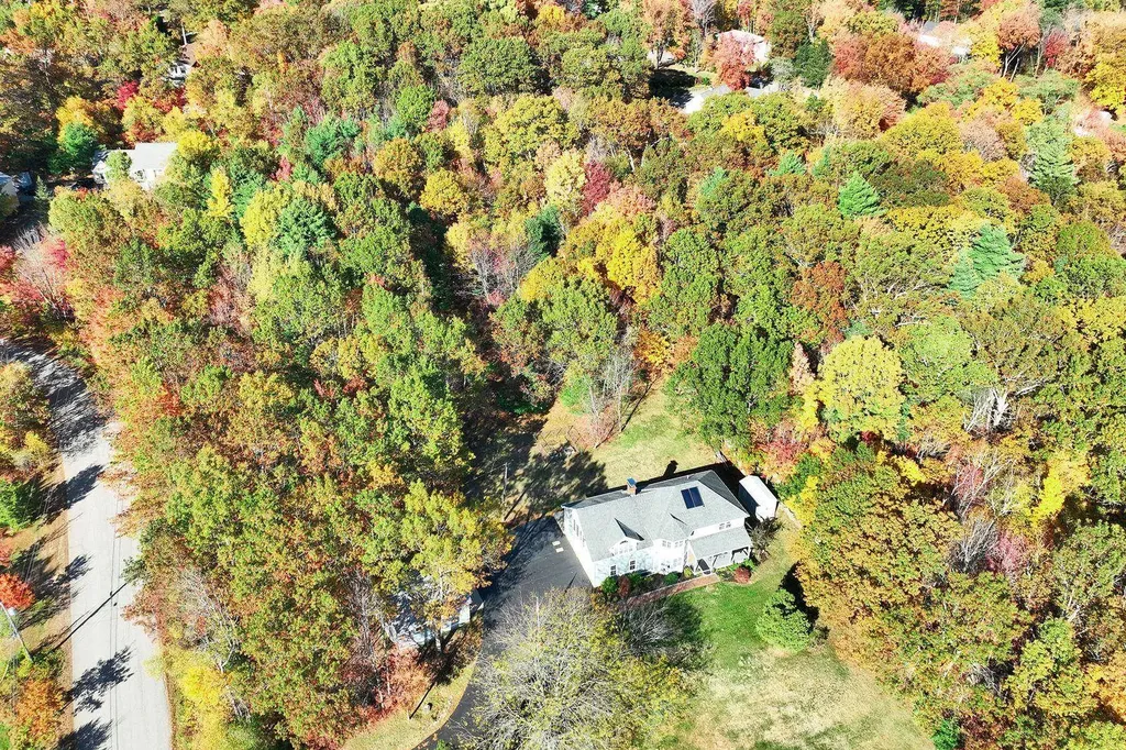 13 Johns Drive Hooksett NH 03106