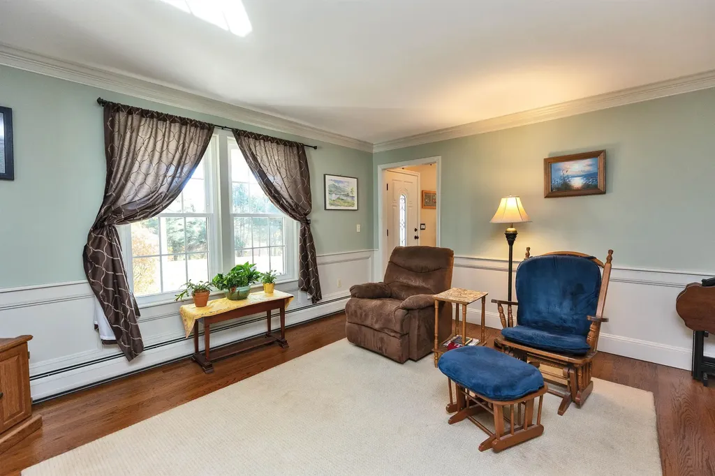 13 Johns Drive Hooksett NH 03106