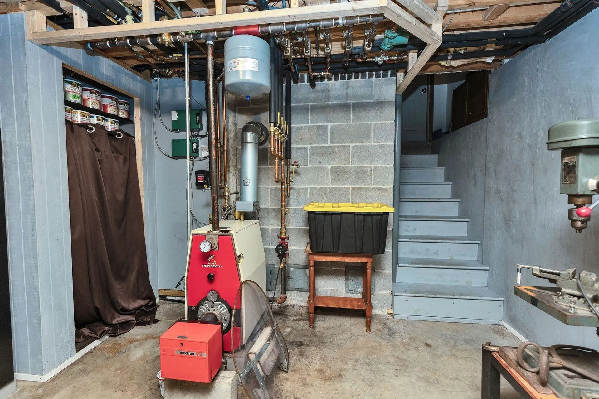 13 Johns Drive Hooksett NH 03106