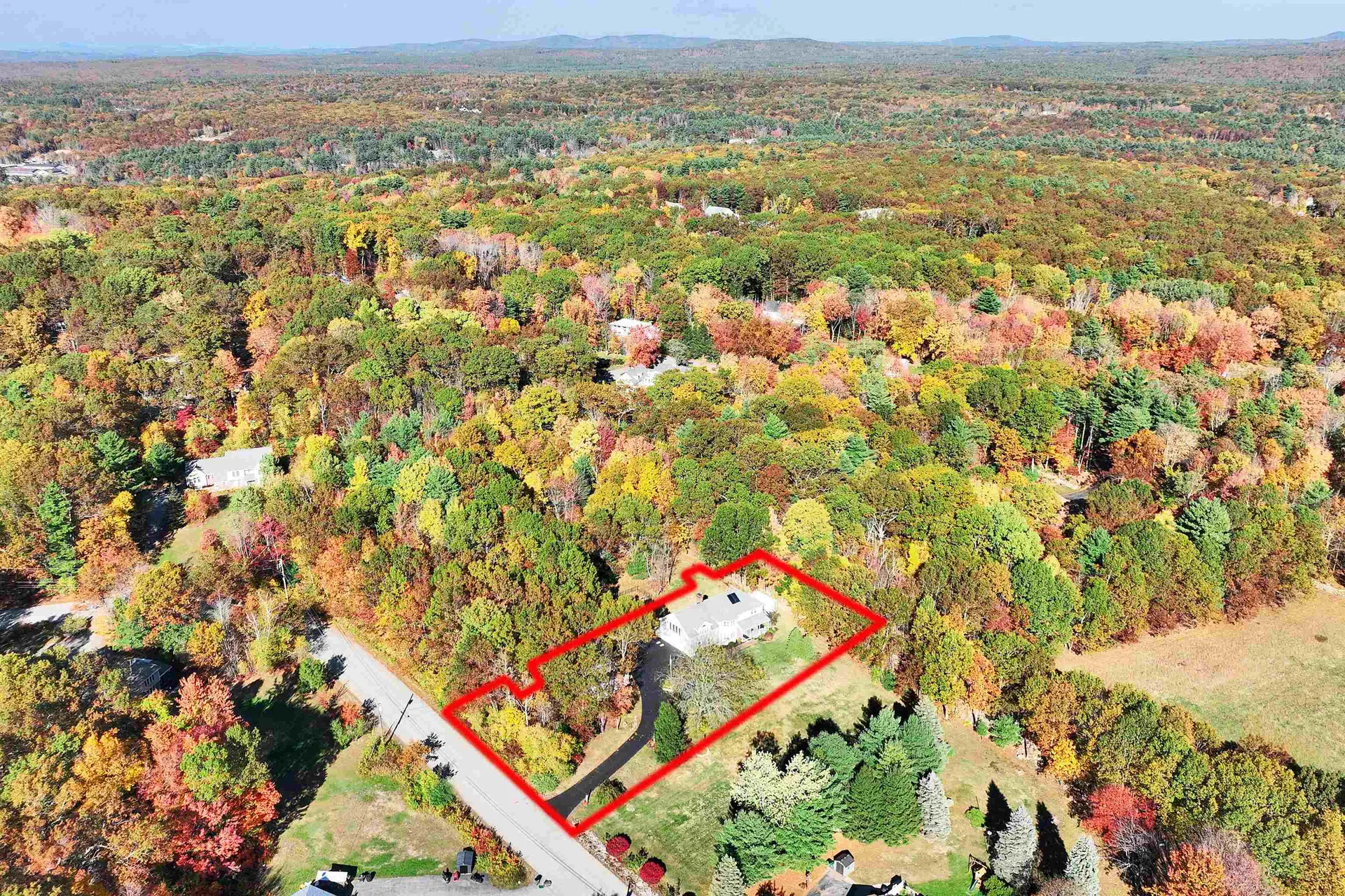 13 Johns Drive Hooksett NH 03106