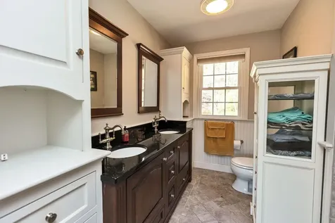 13 Johns Drive Hooksett NH 03106