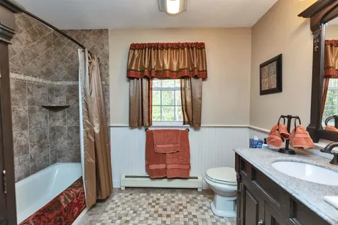 13 Johns Drive Hooksett NH 03106