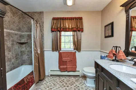 13 Johns Drive Hooksett NH 03106