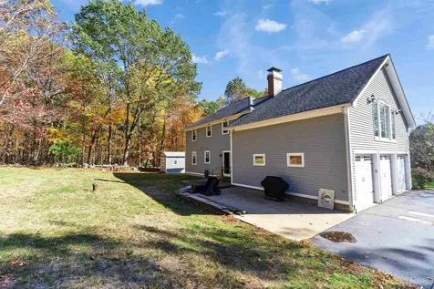 13 Johns Drive Hooksett NH 03106