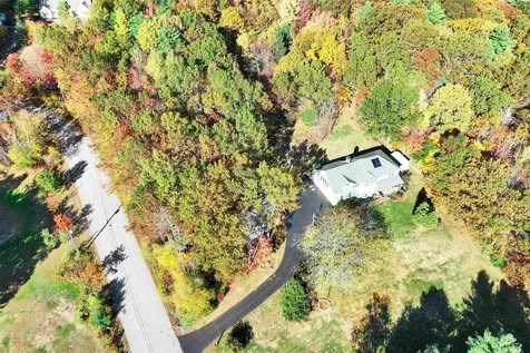 13 Johns Drive Hooksett NH 03106