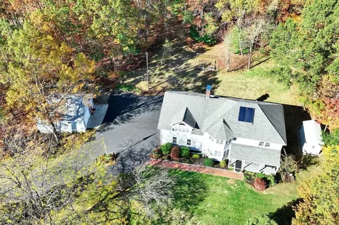 13 Johns Drive Hooksett NH 03106