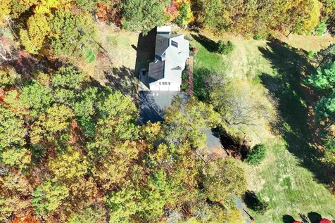 13 Johns Drive Hooksett NH 03106