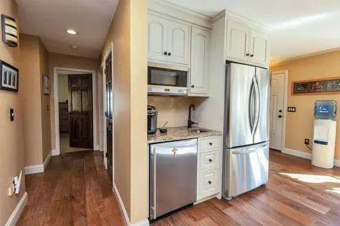 13 Johns Drive Hooksett NH 03106